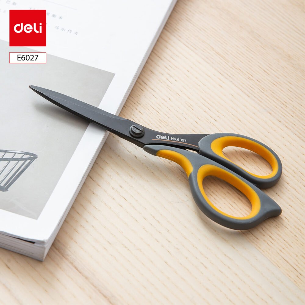 E6027 ديلي مقص معدن أسود - مقبض بلاستيك ومطاط لونين - 17.5 سم - رمادي وأصفر E6027